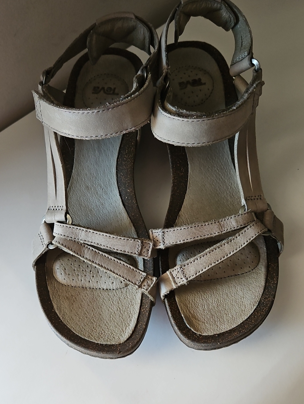 TEVA YSIDRO UNIVERSAL TAUPE LEATHER SANDALS SZ 8.5